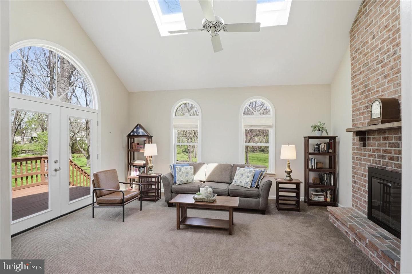 413 Glenbrook Court photo 5