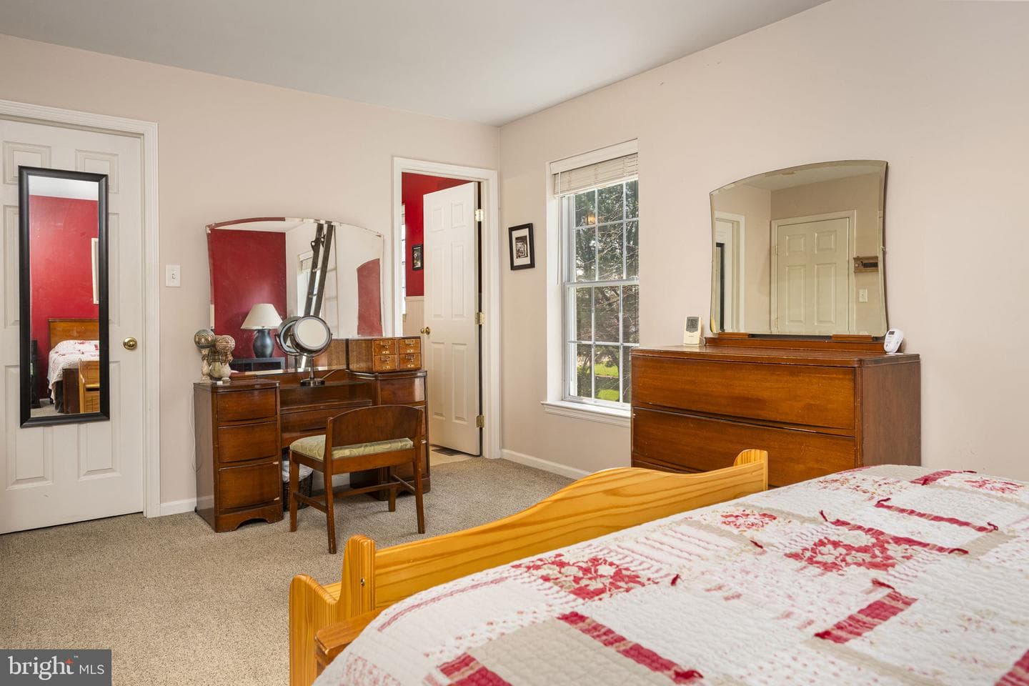 218 Cambridge Lane photo 13