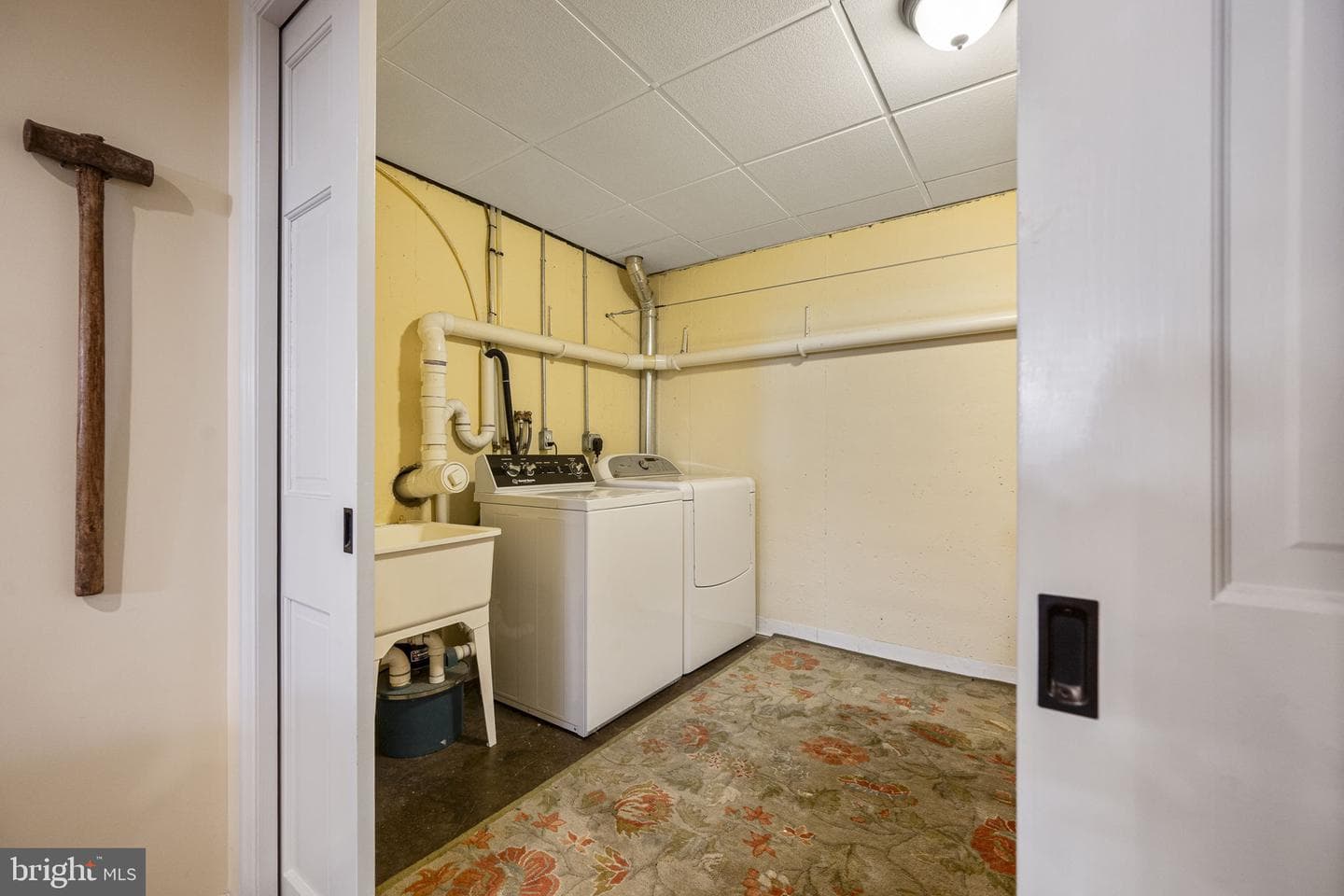 218 Cambridge Lane photo 24