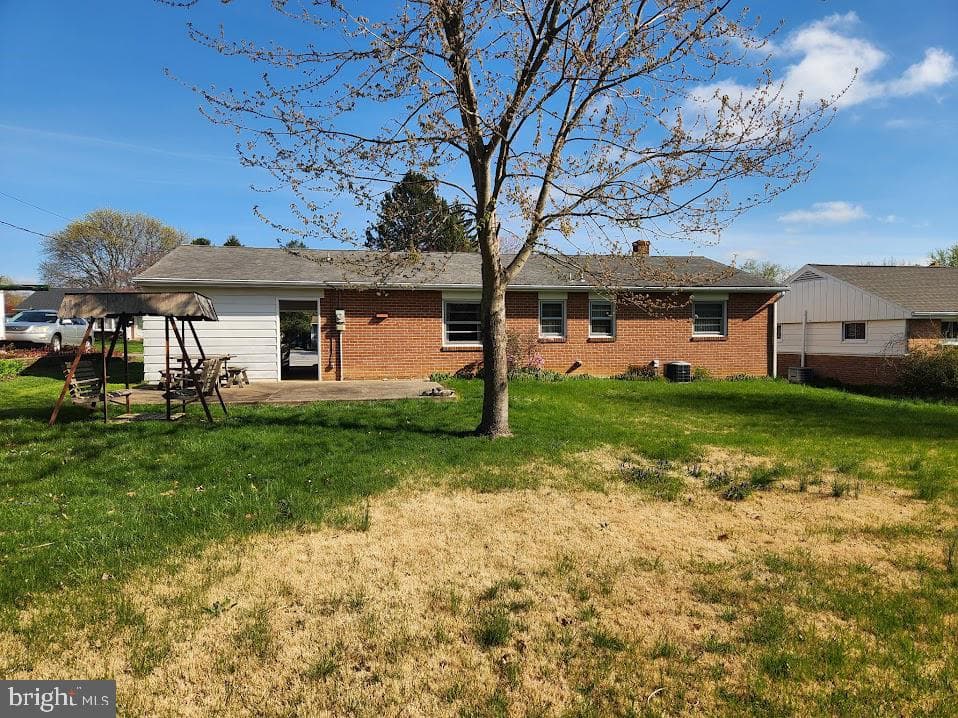 1736 Heritage Avenue photo 3