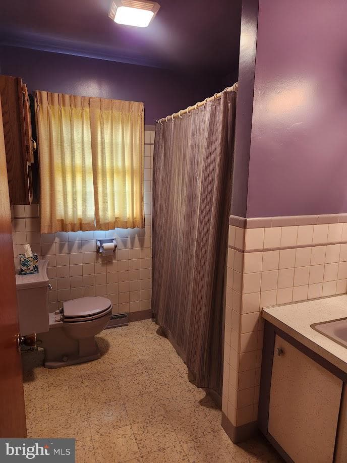 1736 Heritage Avenue photo 36