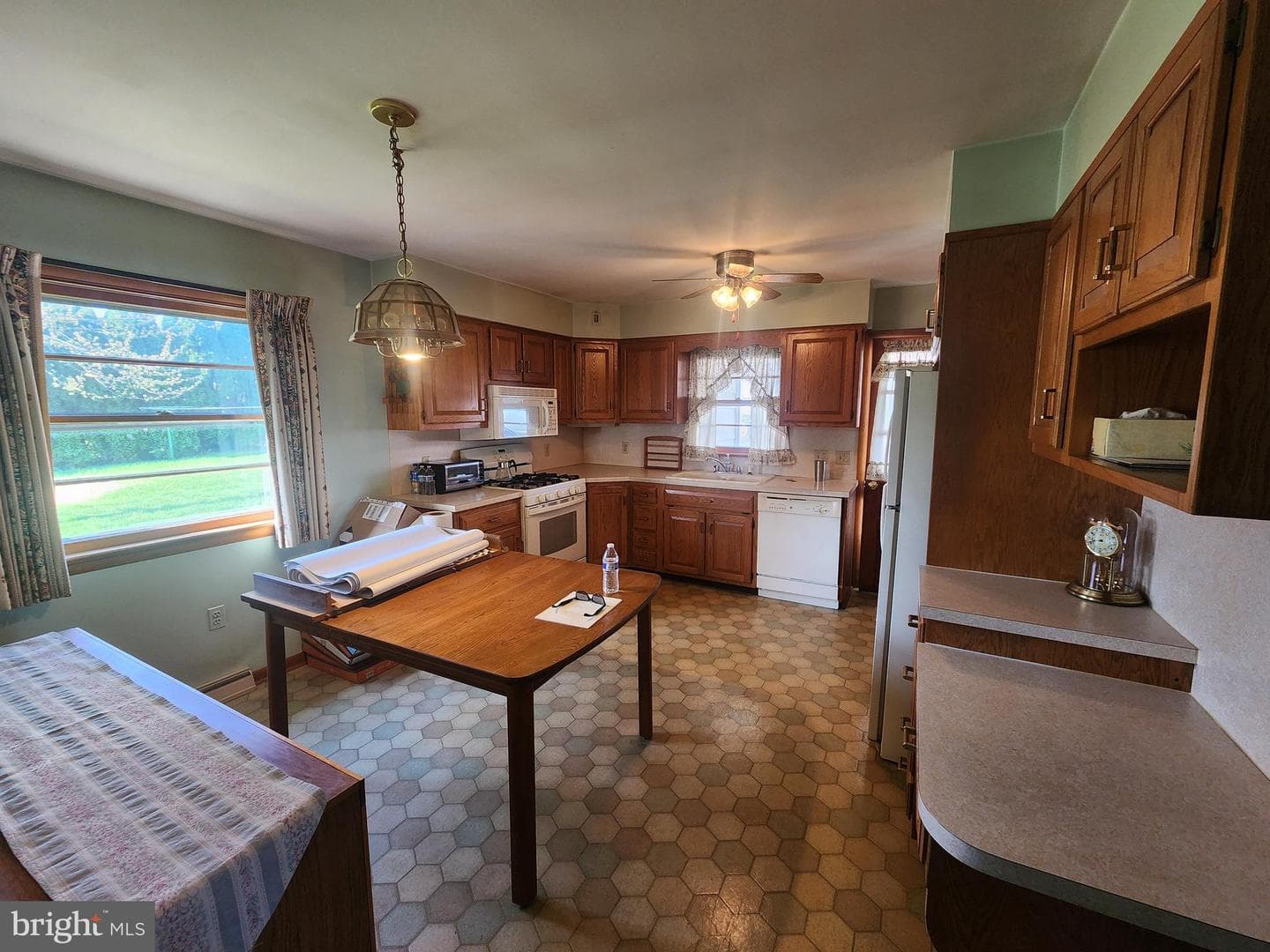 1736 Heritage Avenue photo 7
