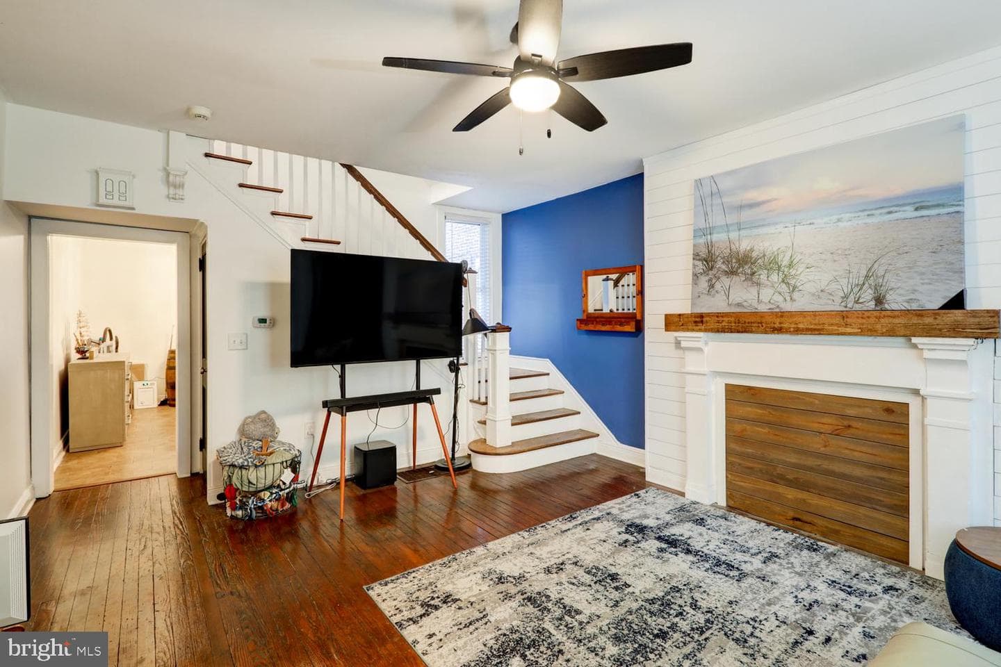 119 E Ross Street photo 3
