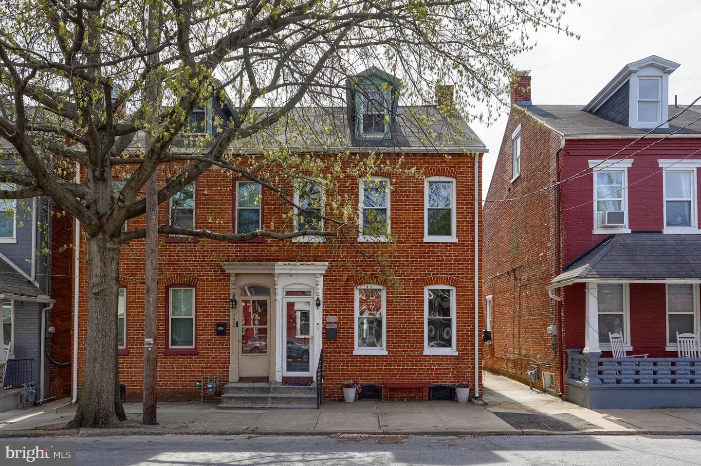 750 Locust Street