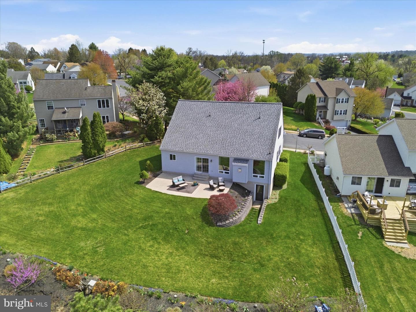 407 Lake Street photo 47