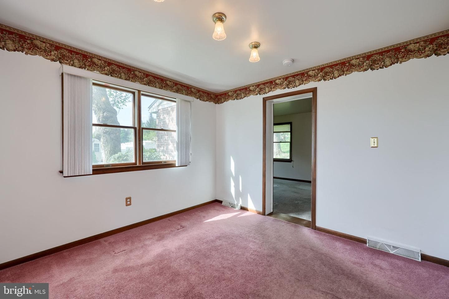 2154 Coventry Road photo 11