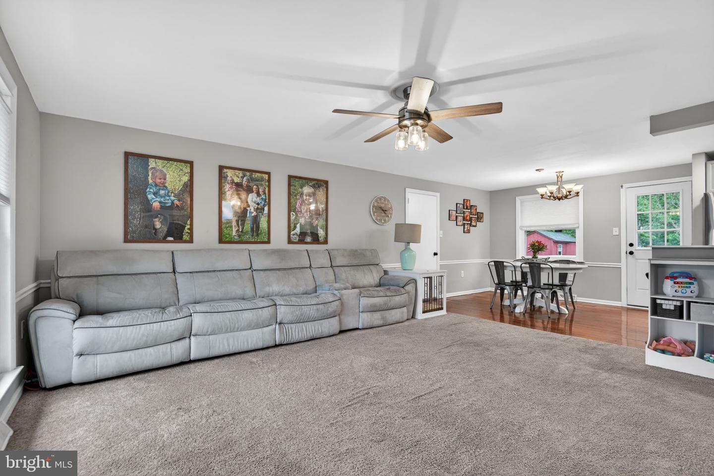 825 Darby Lane photo 4