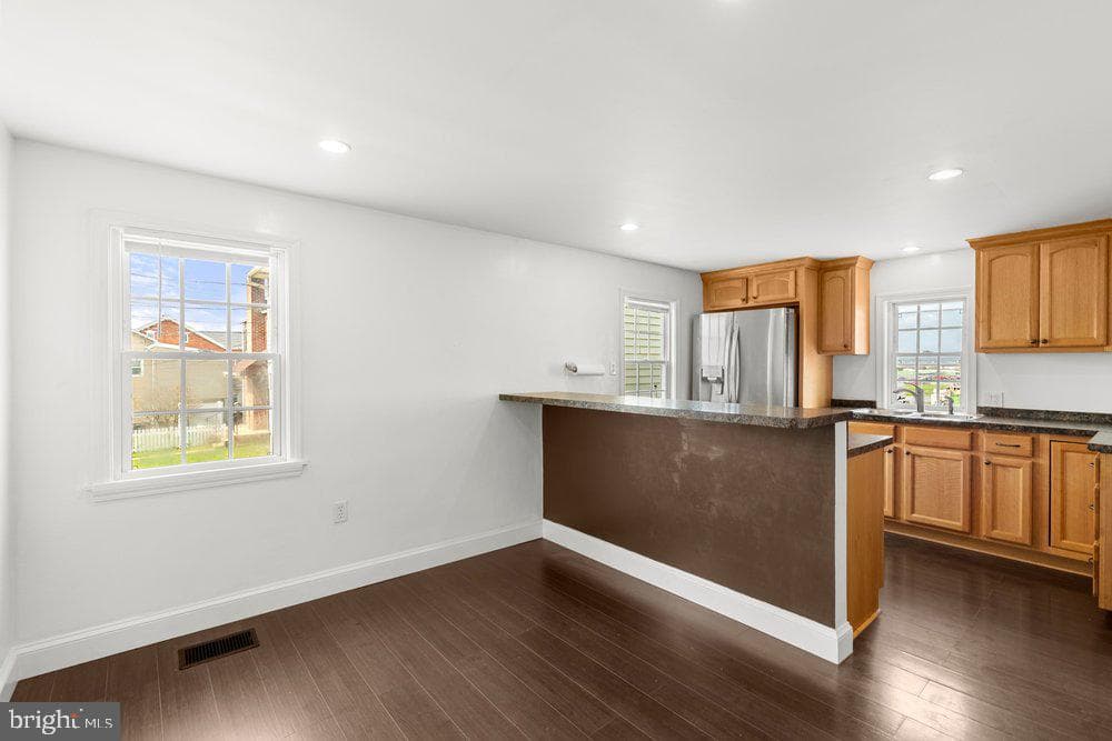 1377 Apple Street photo 8