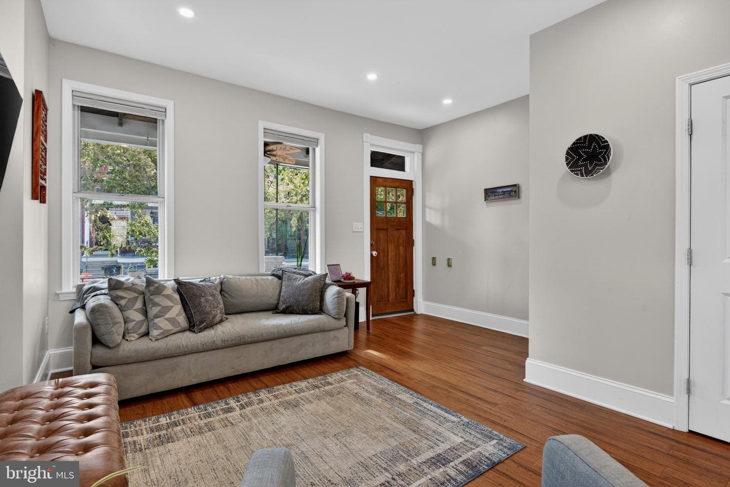 237 Elm Street photo 16