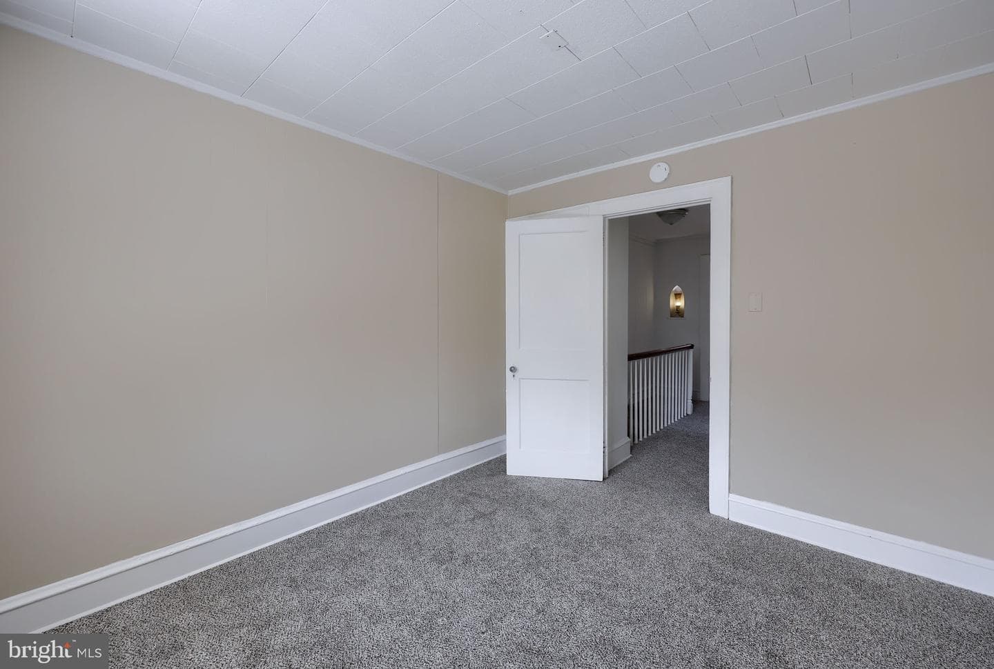 561 Burrowes Avenue photo 29