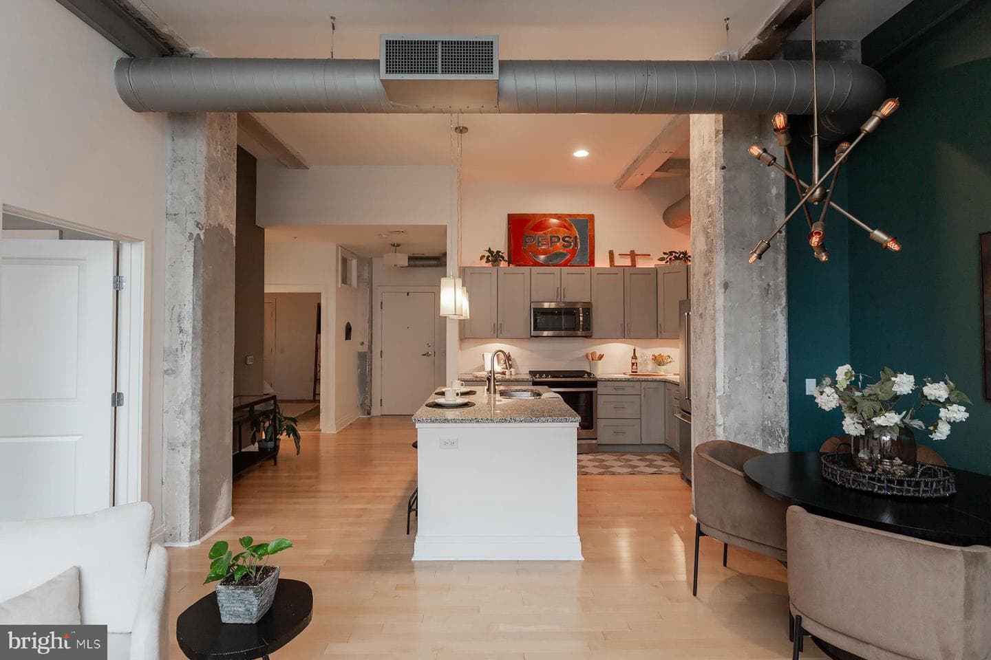 41 W Lemon Street #206 photo 20