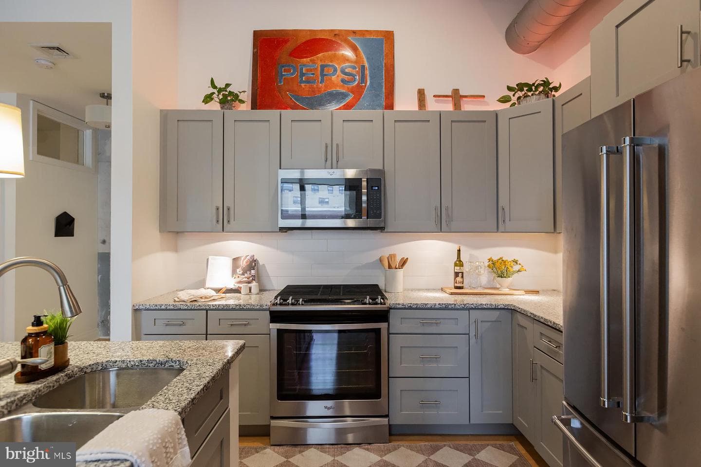 41 W Lemon Street #206 photo 22