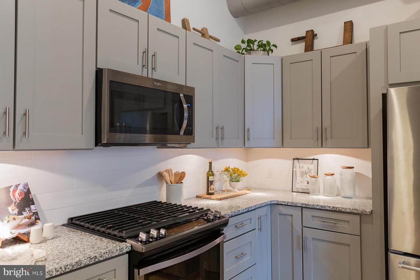 41 W Lemon Street #206 photo 24