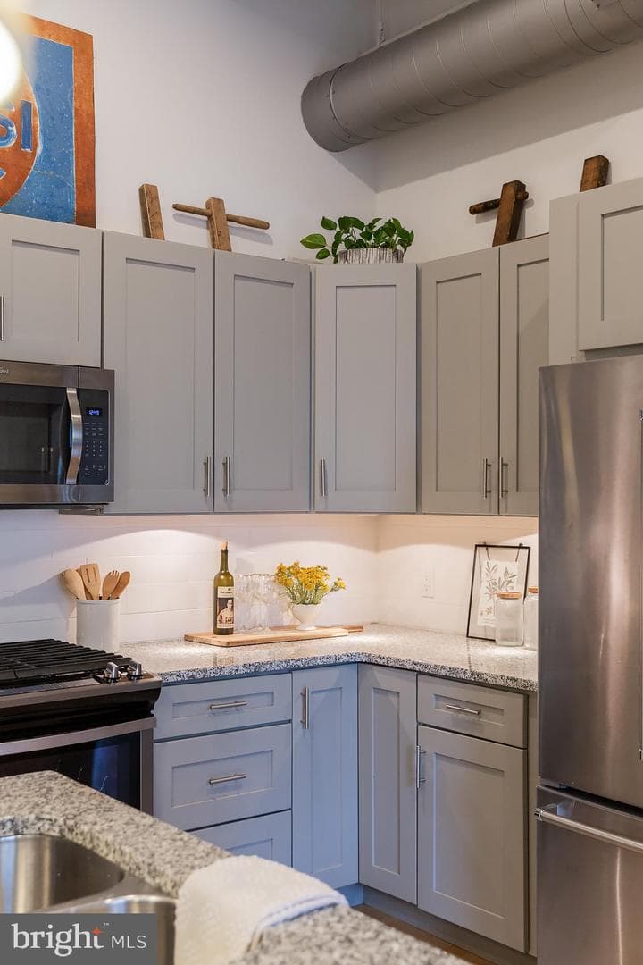 41 W Lemon Street #206 photo 25