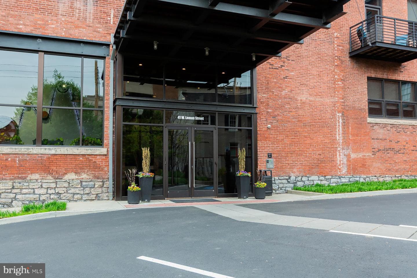 41 W Lemon Street #206 photo 3