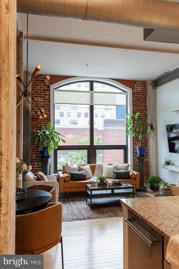 41 W Lemon Street #206 photo 31