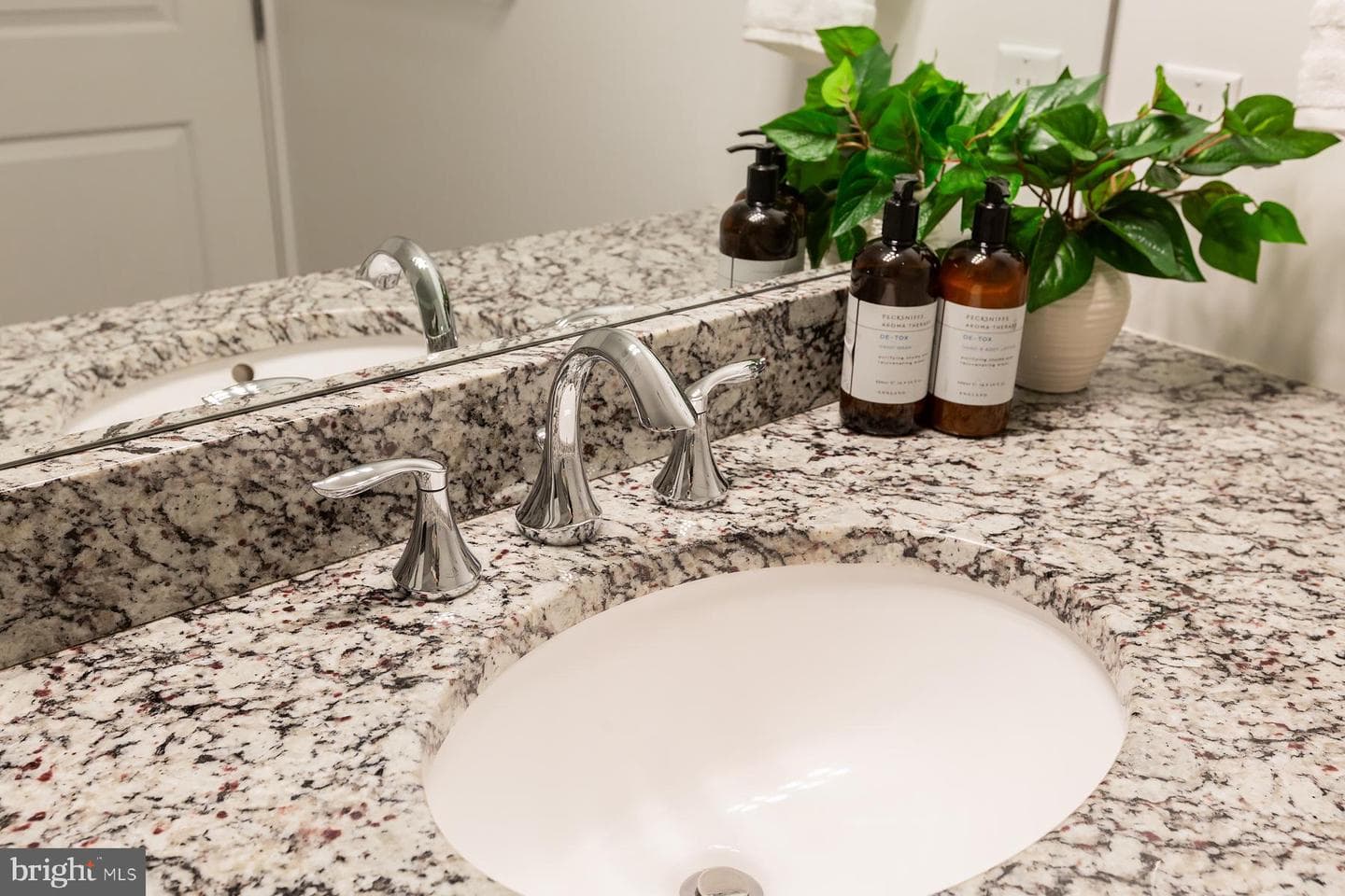 41 W Lemon Street #206 photo 37