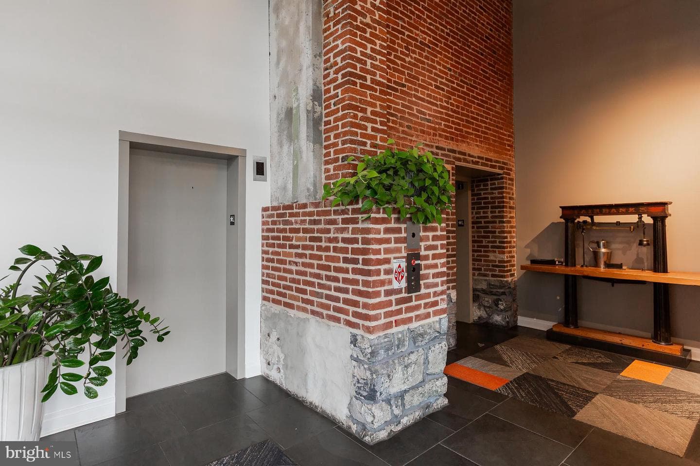 41 W Lemon Street #206 photo 7