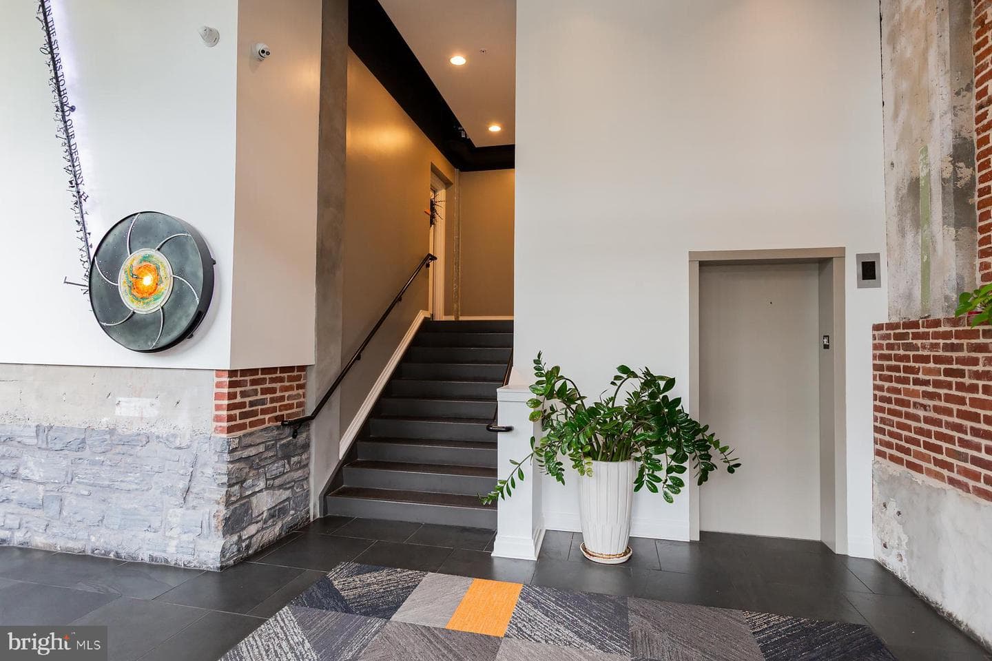 41 W Lemon Street #206 photo 8