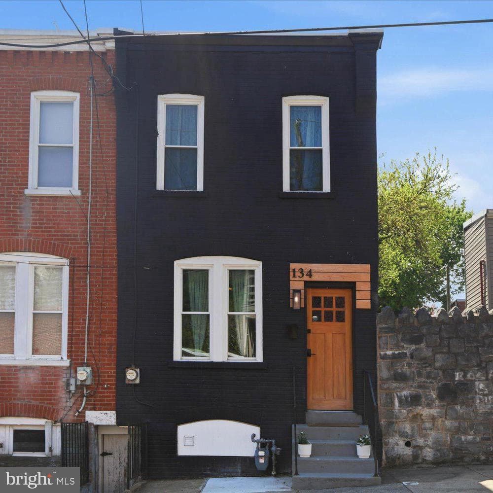 134 Laurel Street photo 2