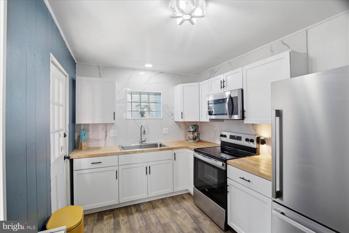 134 Laurel Street photo 8