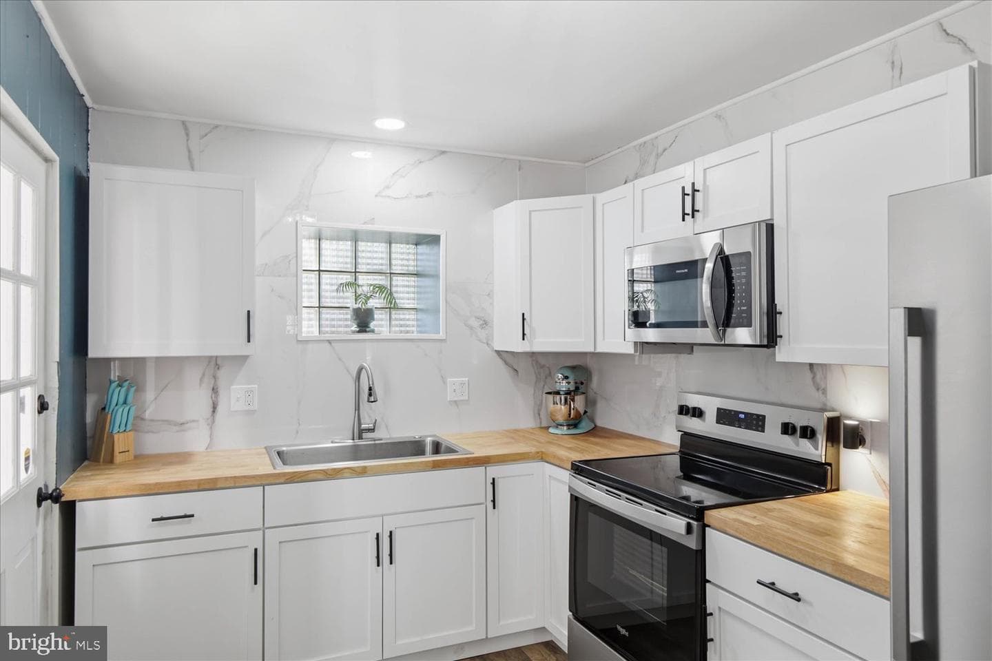 134 Laurel Street photo 9