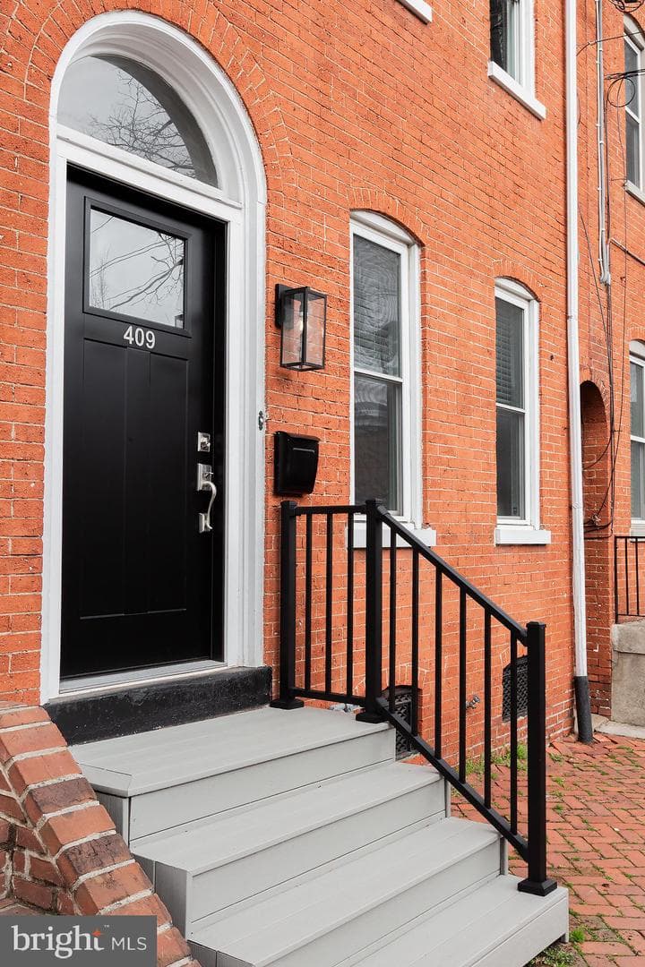409 W Lemon Street photo 7