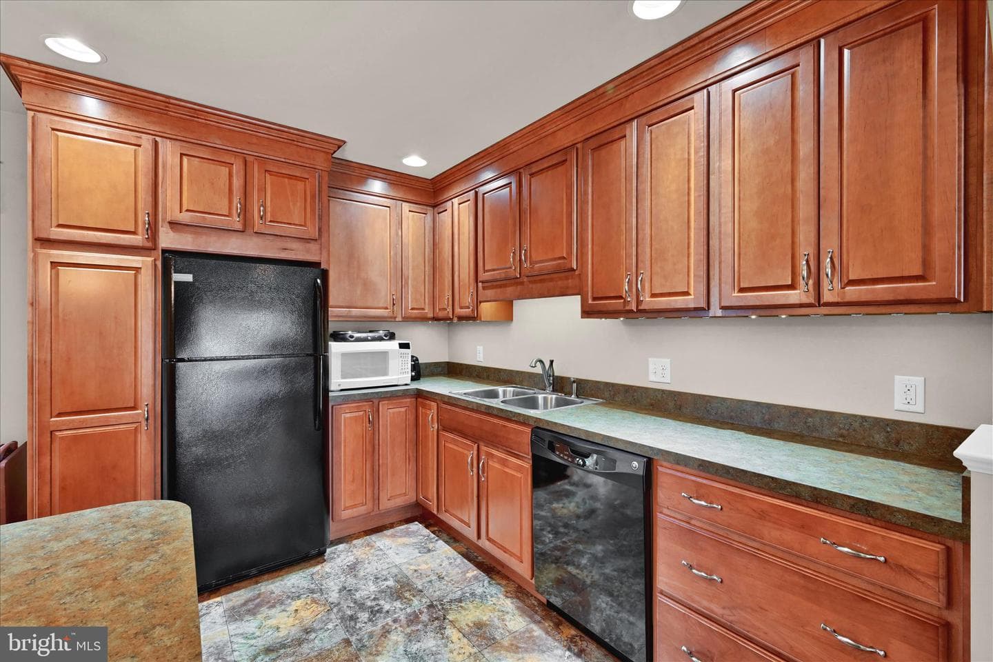 1840 Krystle Drive photo 34