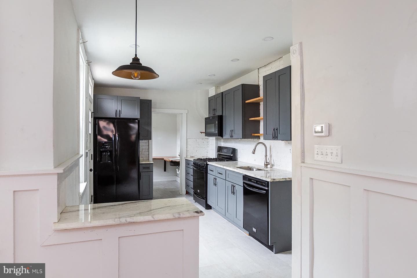 138 Laurel Street photo 11