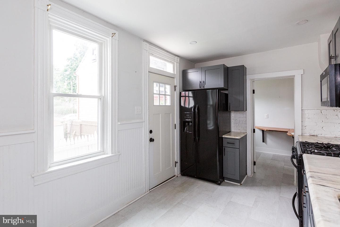 138 Laurel Street photo 16