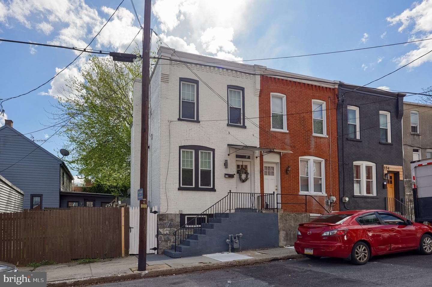 138 Laurel Street photo 2