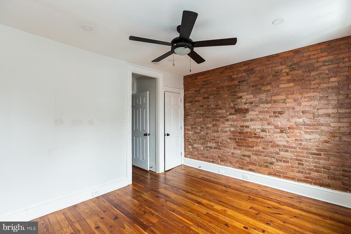 138 Laurel Street photo 25