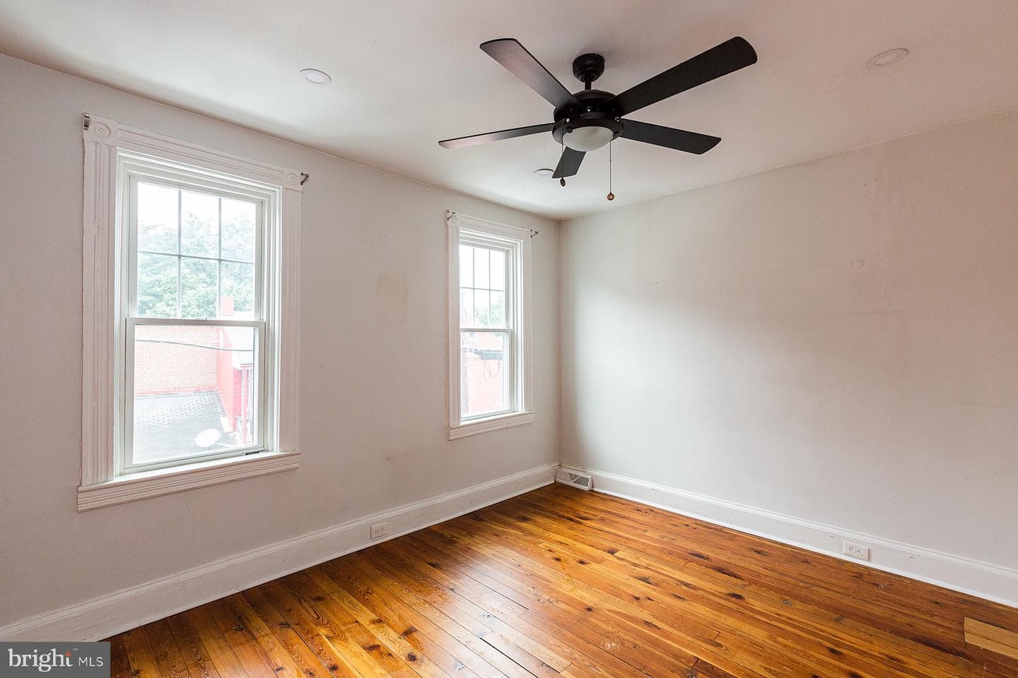 138 Laurel Street photo 29