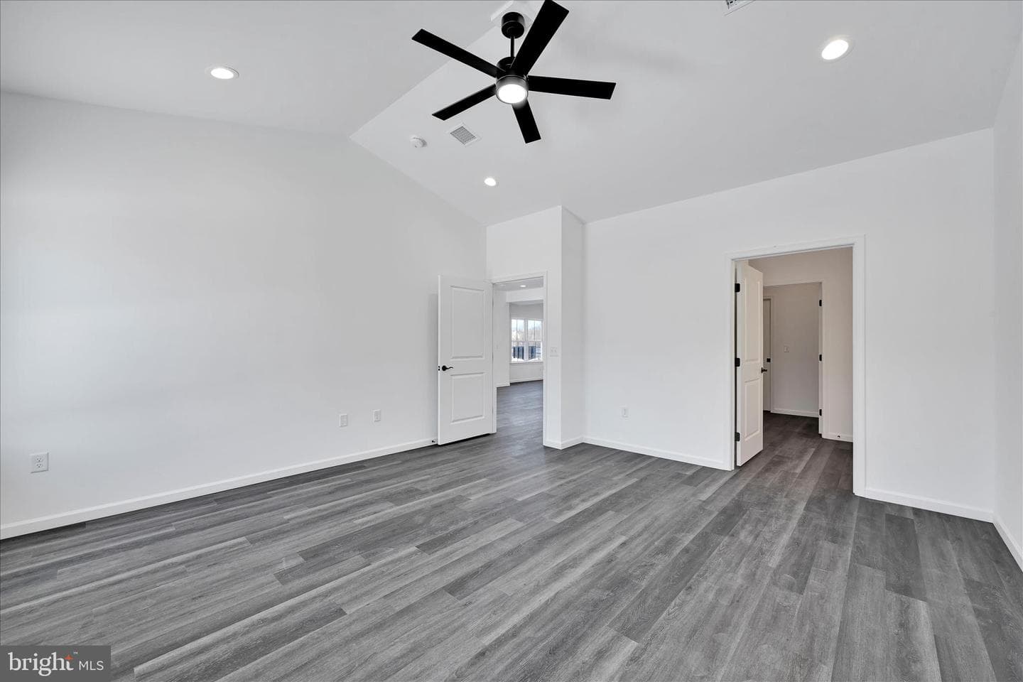 236 Pilgrim Drive photo 15