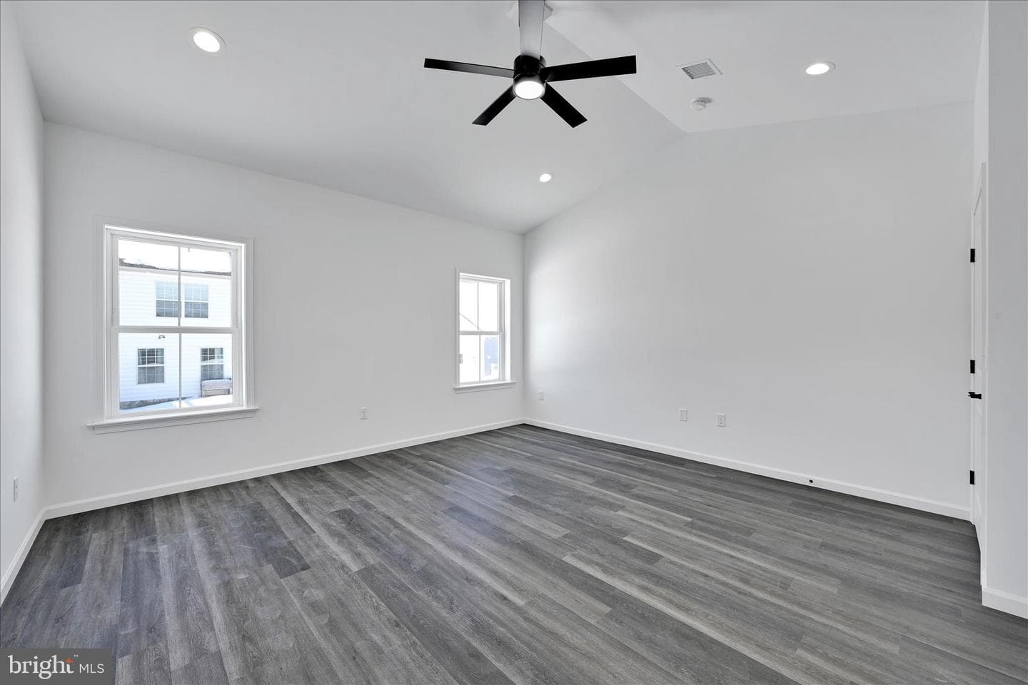 236 Pilgrim Drive photo 17