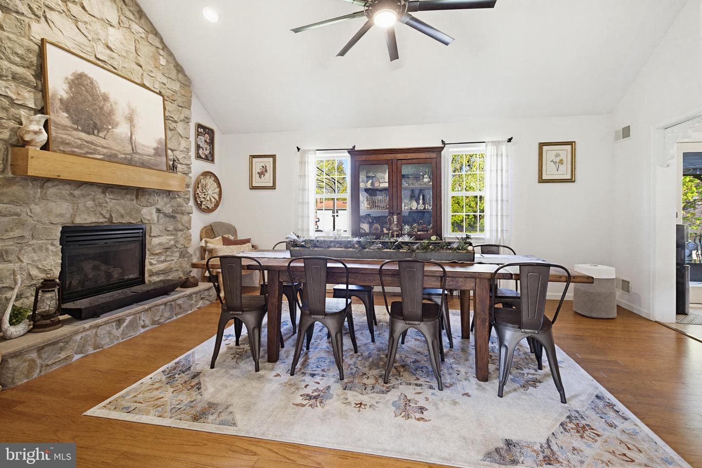7 Thornhill Lane photo 6