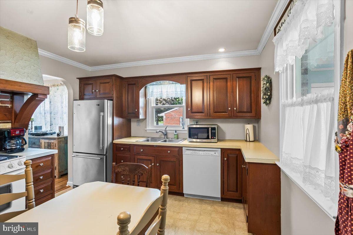 6281 Carpenter Street photo 8