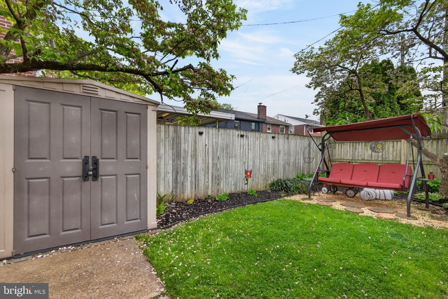 844 E Madison Street photo 26