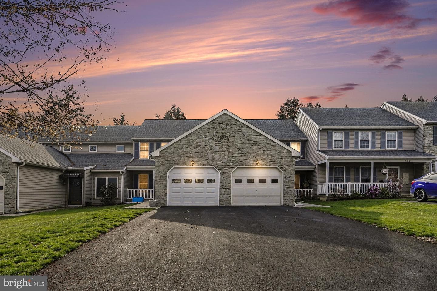 458 Meadowlark Lane photo 2