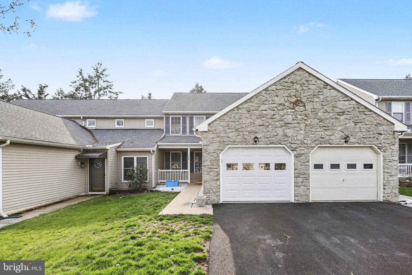 458 Meadowlark Lane photo 3
