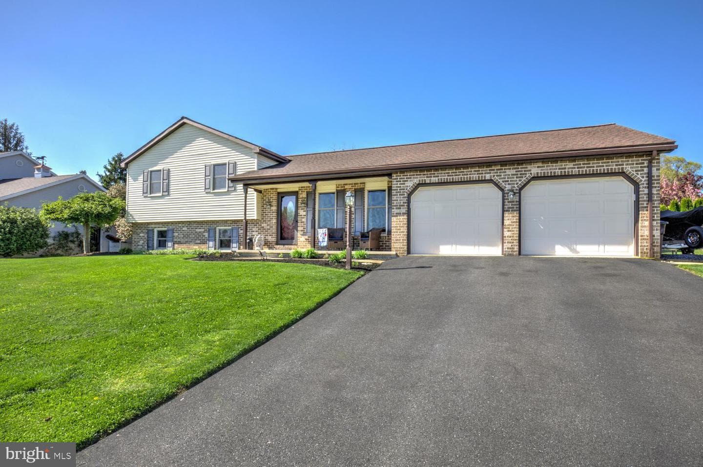 916 Dawn Avenue photo 4