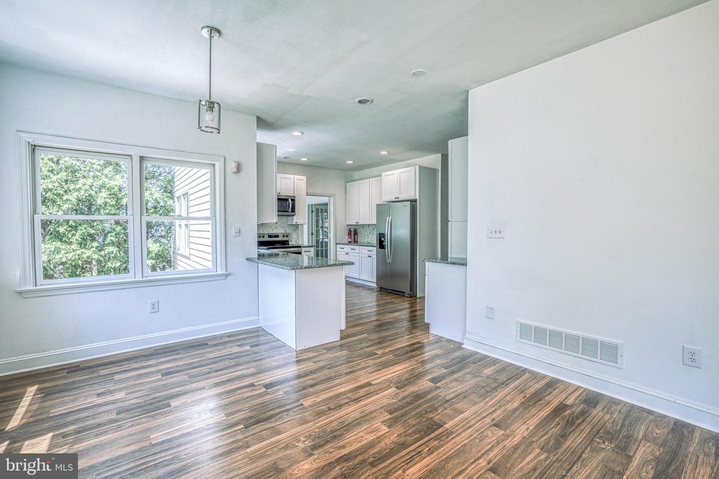 344 W Charlotte Street photo 10