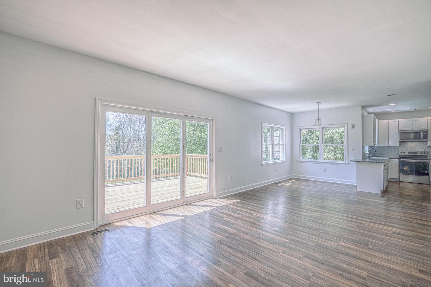 344 W Charlotte Street photo 14