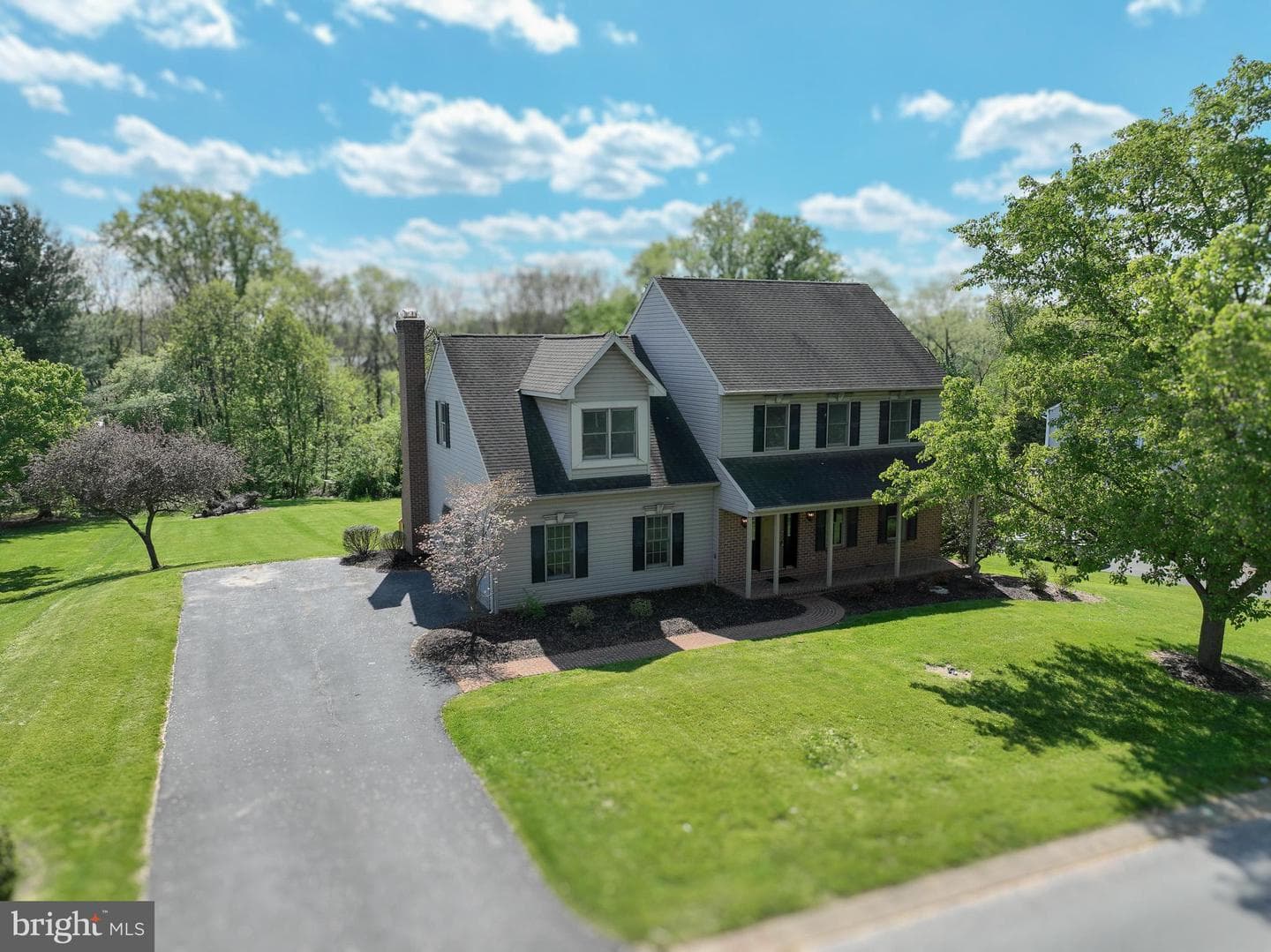 344 W Charlotte Street photo 4