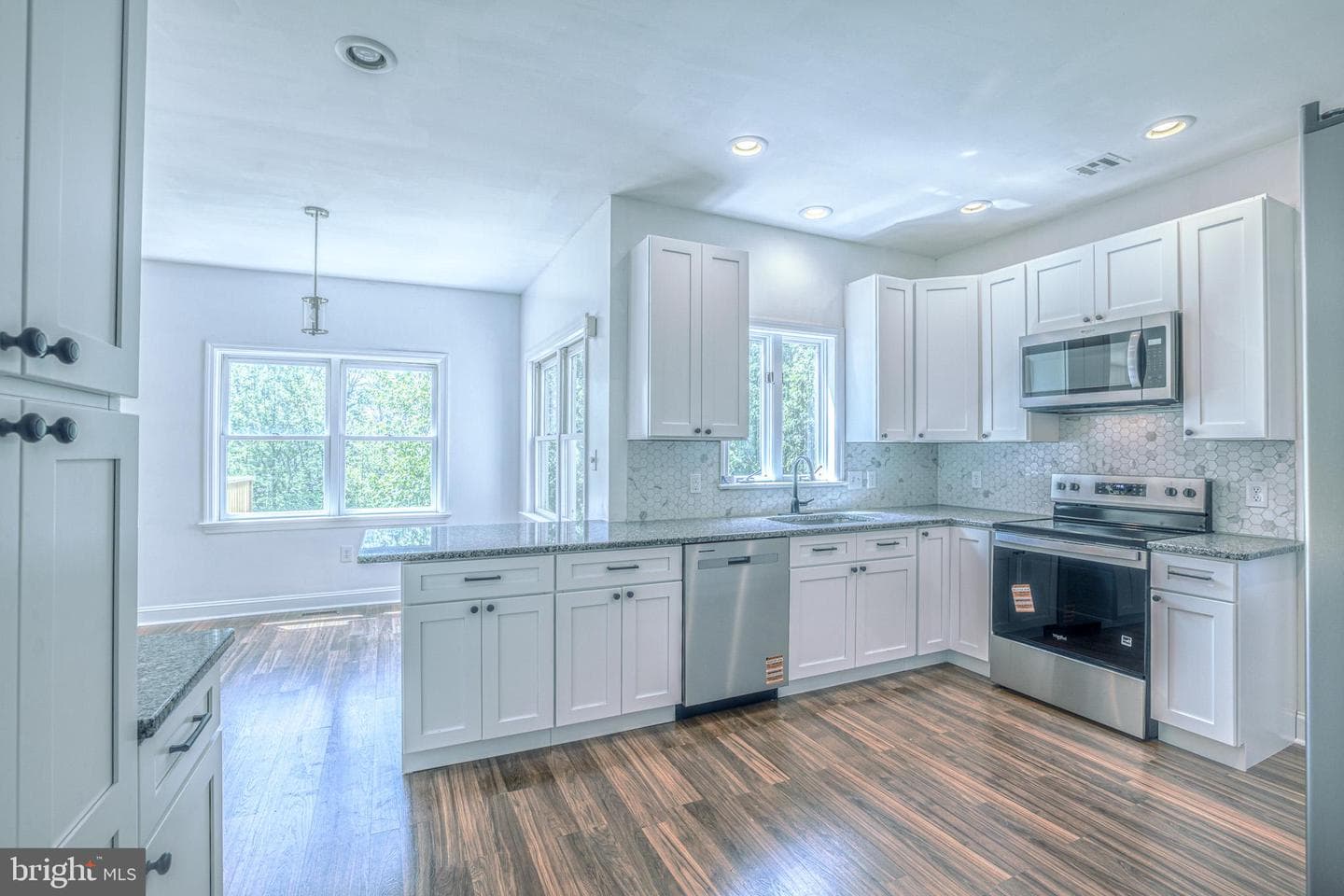 344 W Charlotte Street photo 7