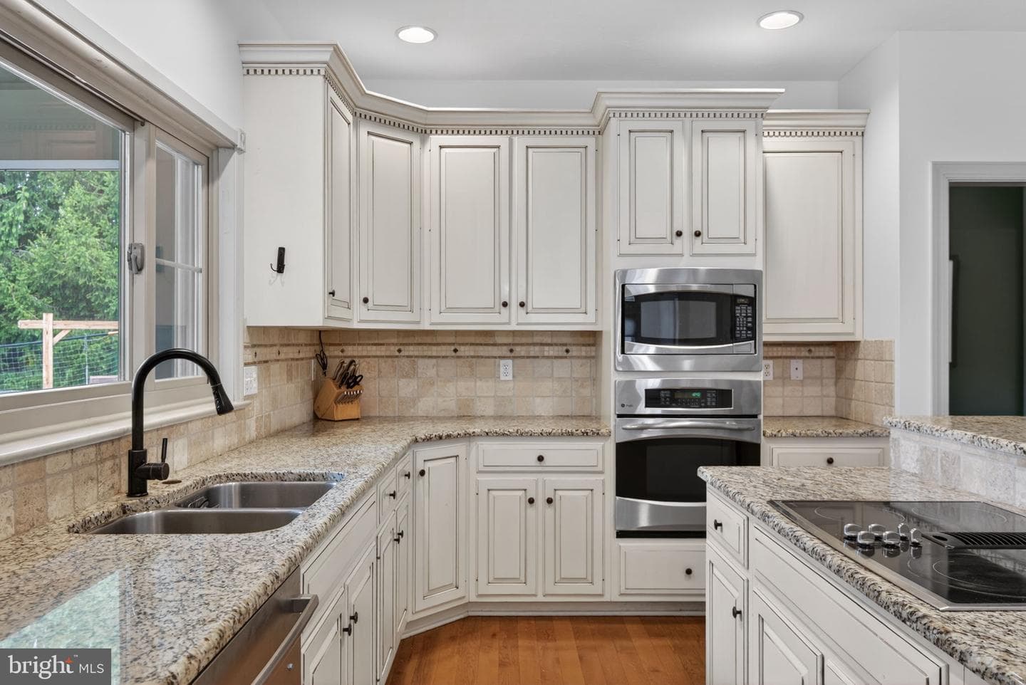 209 Heatherstone Way photo 22