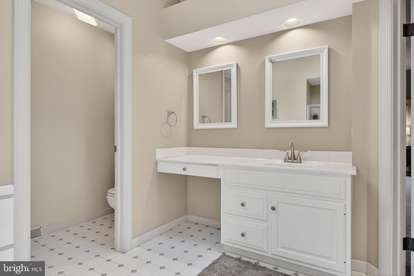 209 Heatherstone Way photo 40