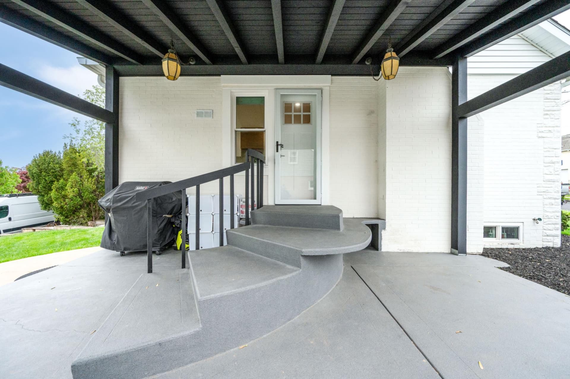 520 Elm Street photo 30