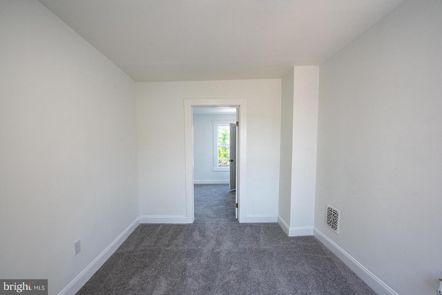 676 Columbia Avenue photo 14
