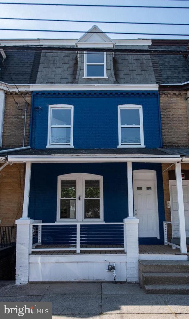 676 Columbia Avenue, Lancaster